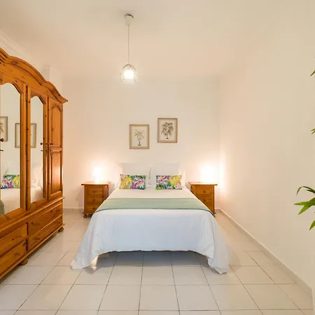 Apartment Family Nestor De La Torre *