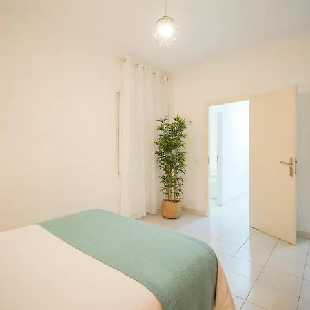 Apartment Family Nestor De La Torre